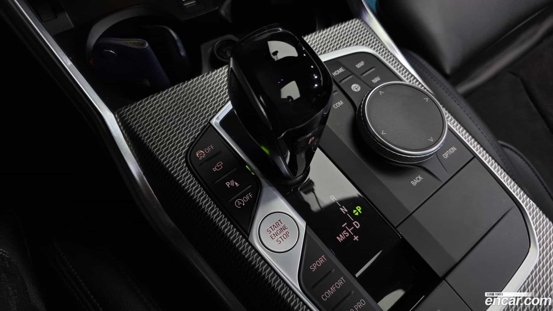 3-Series BMW 2021.4-INNER-009