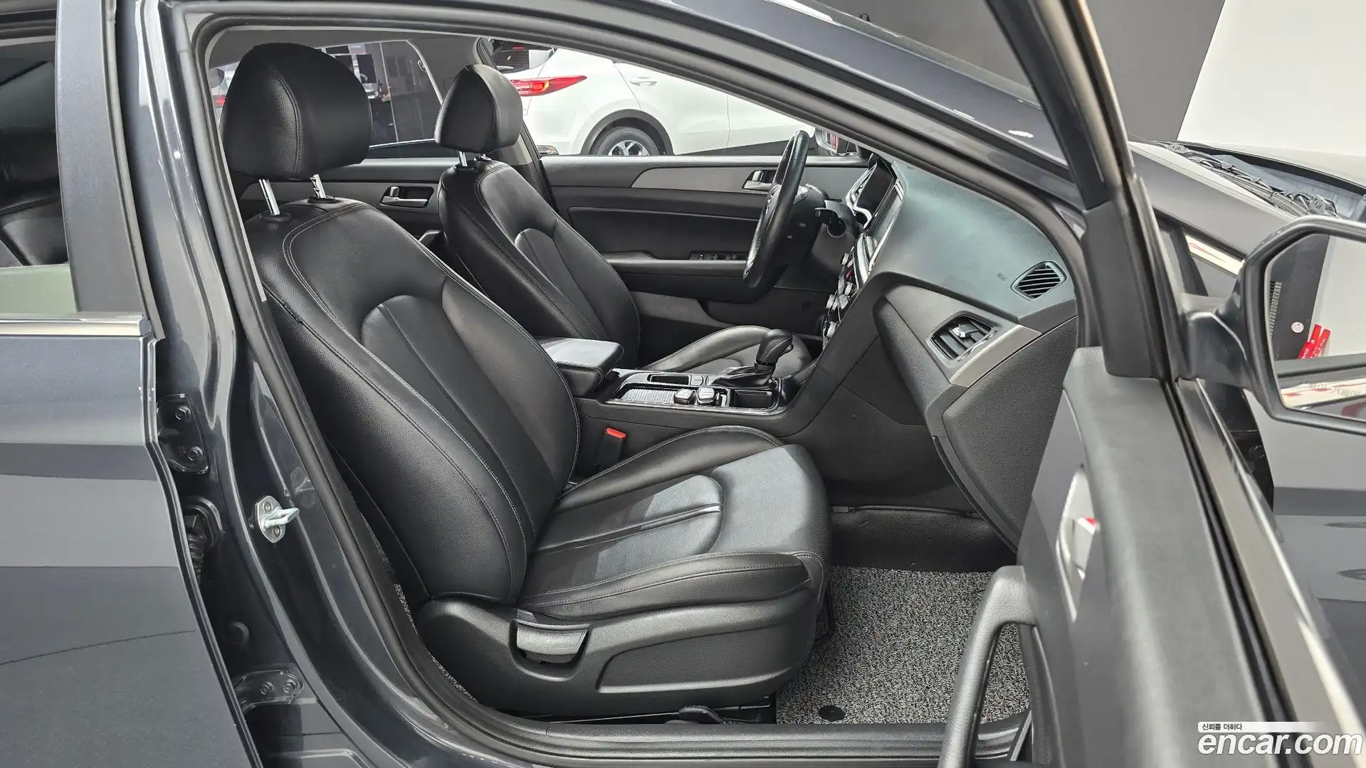 Sonata Hyundai 2018.4-INNER-036