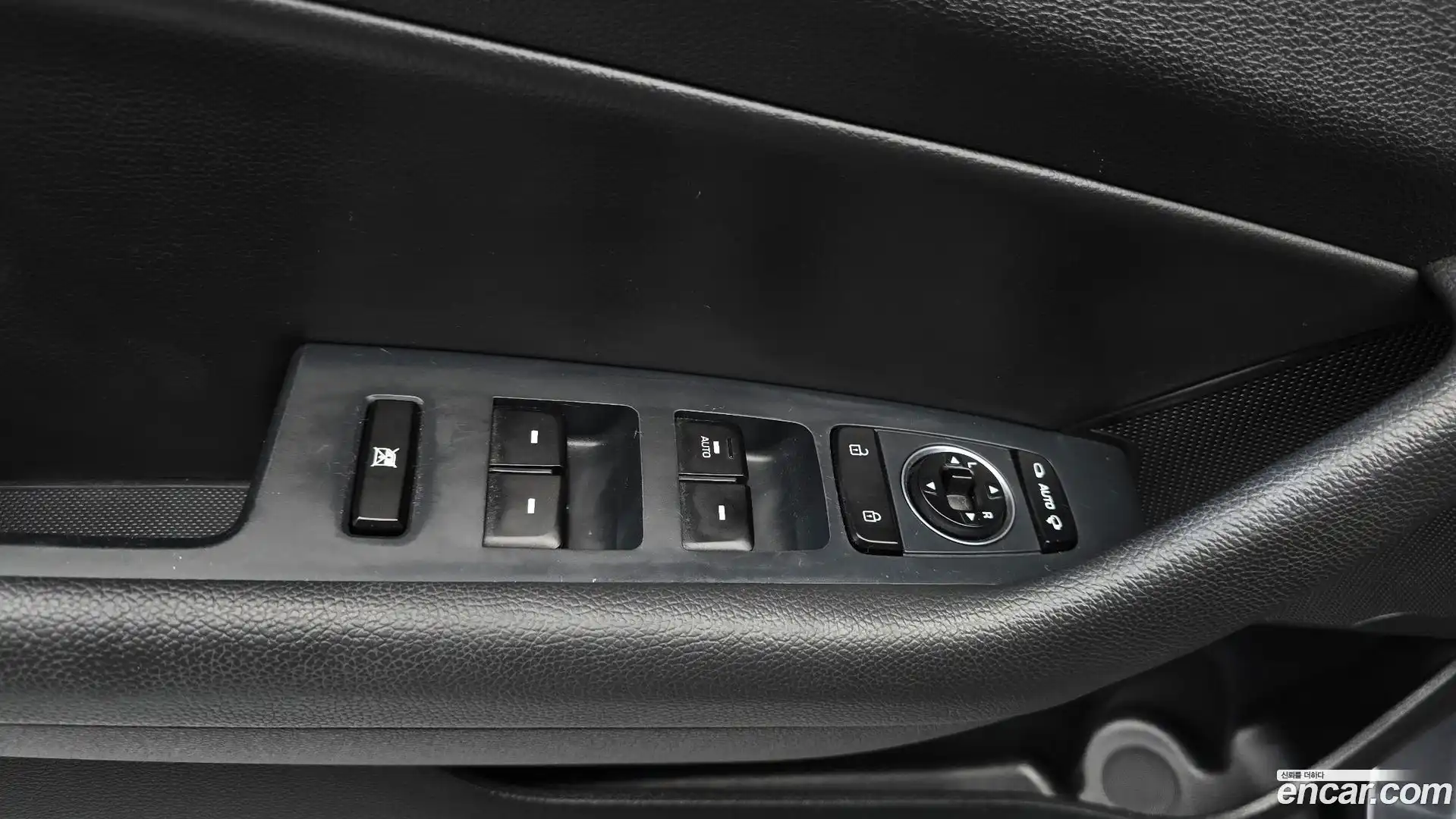 Sonata Hyundai 2018.4-OPTION-043
