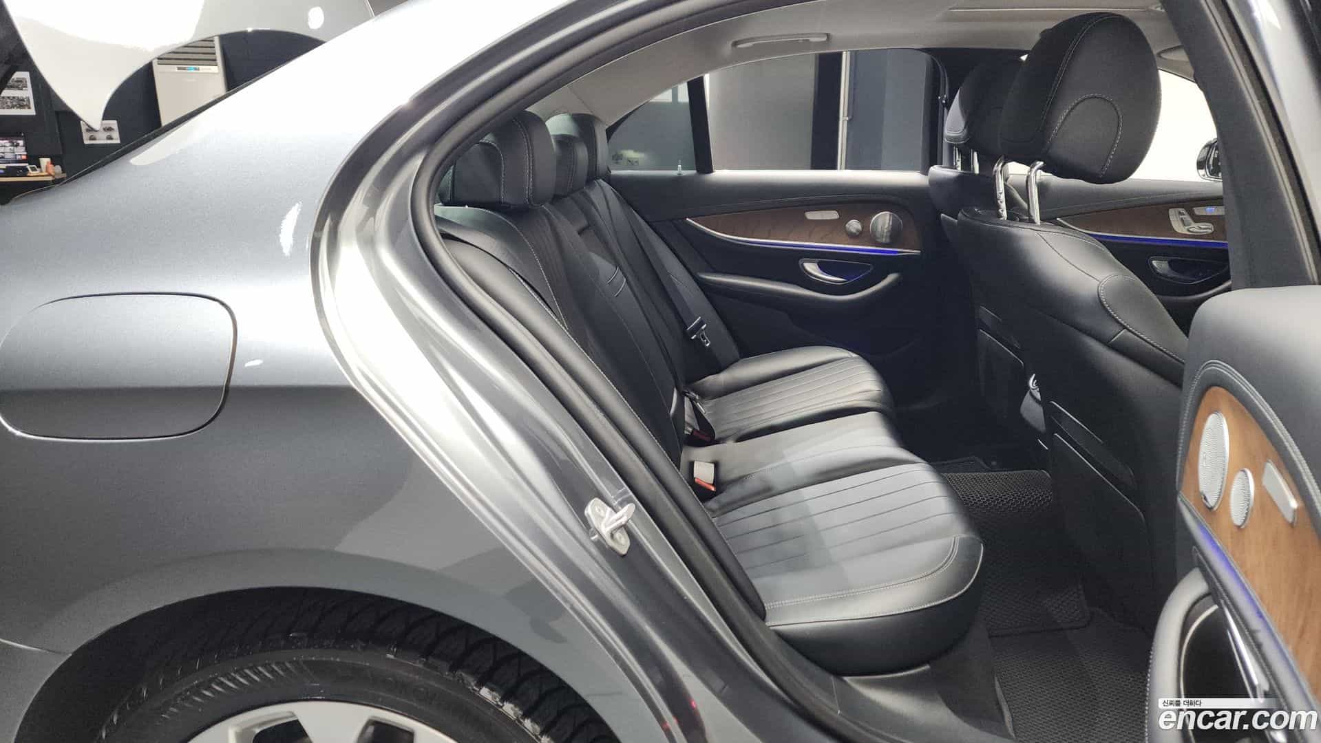 E-Class Mercedes-Benz 2018.4-OPTION-015