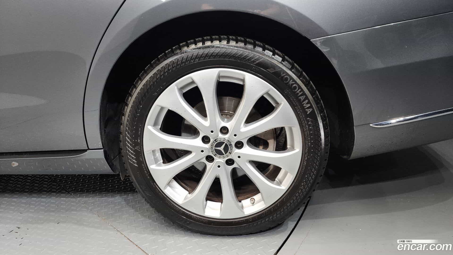 E-Class Mercedes-Benz 2018.4-OUTER-031