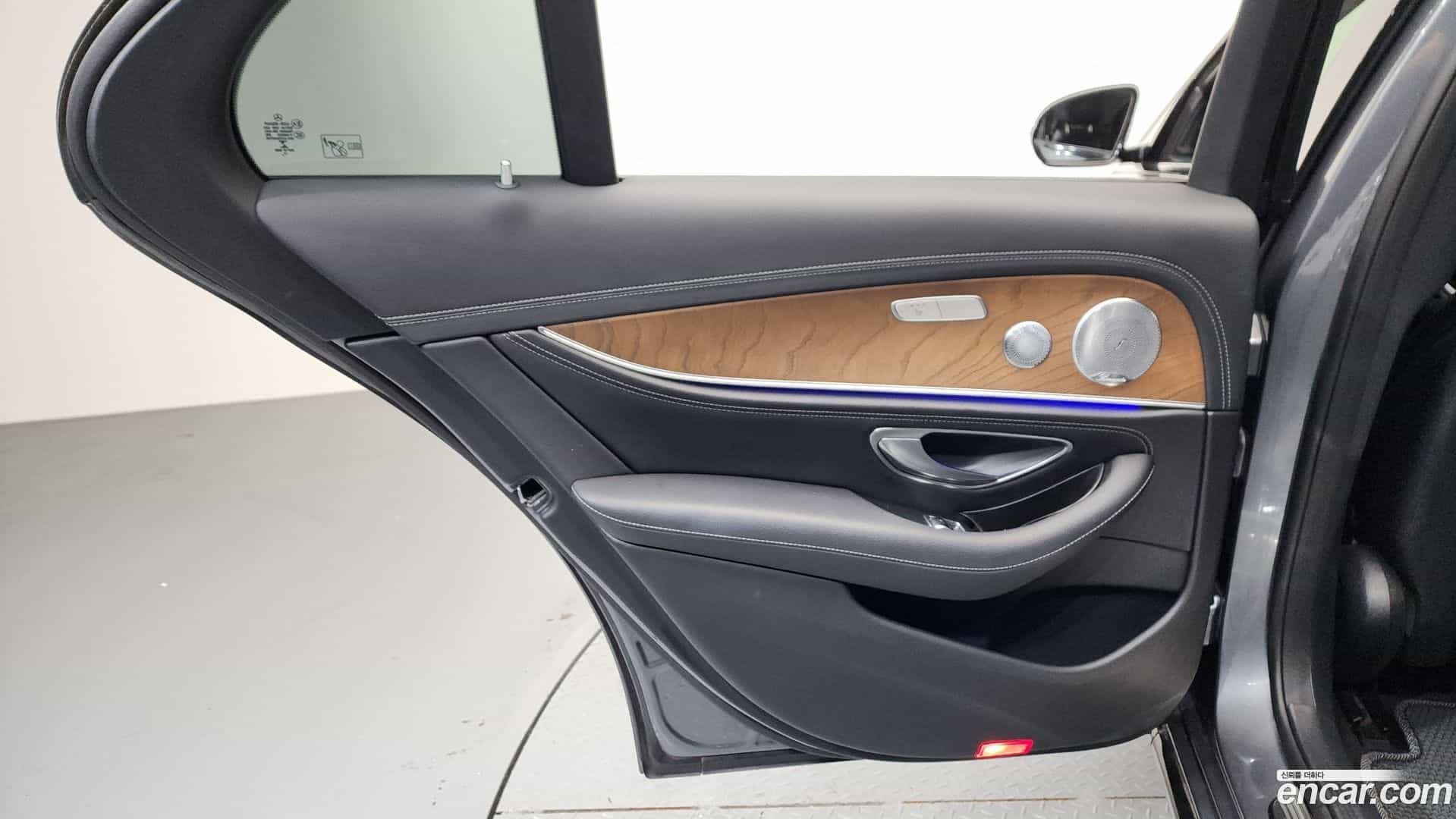 E-Class Mercedes-Benz 2018.4-INNER-035