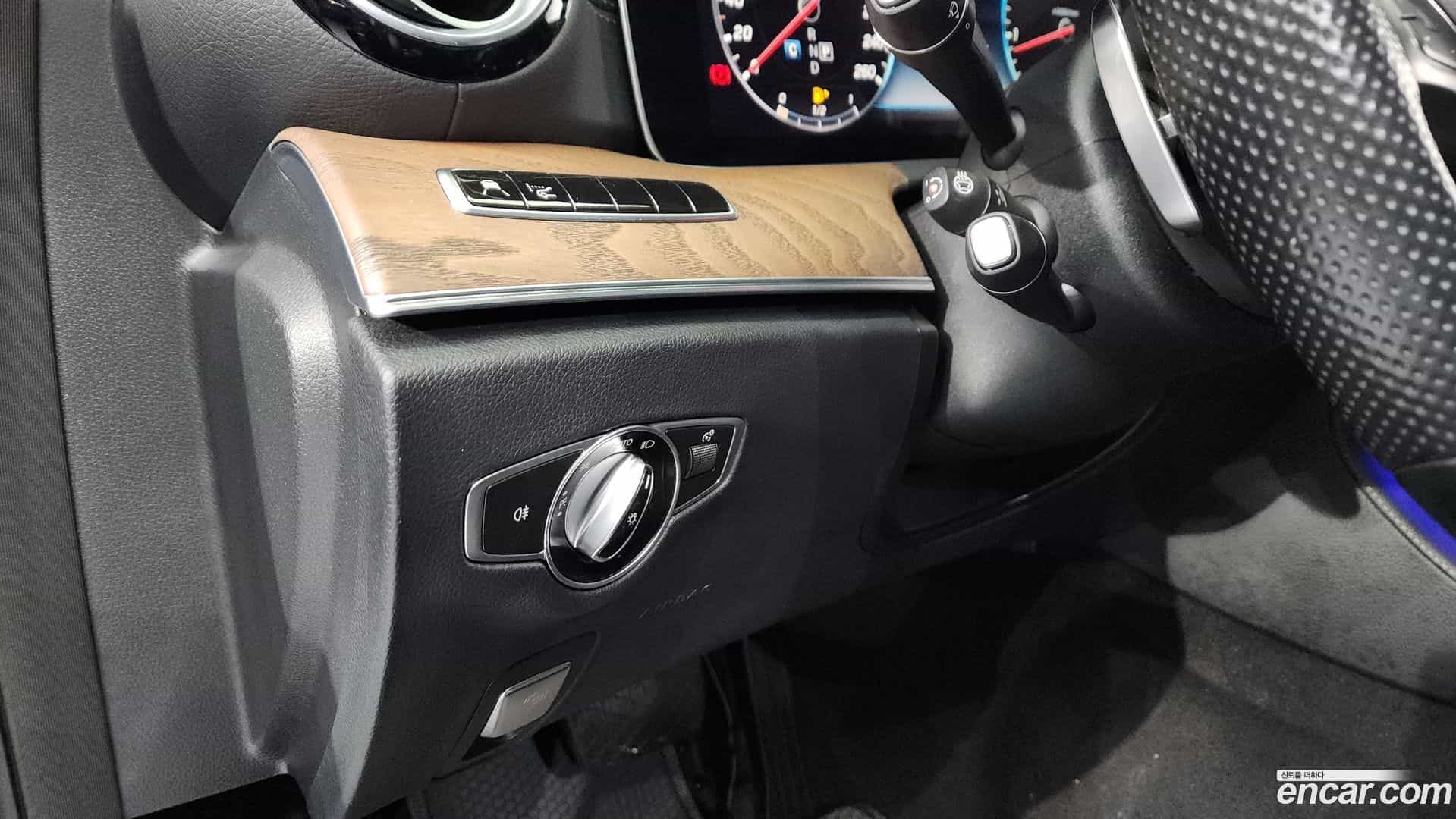 E-Class Mercedes-Benz 2018.4-OPTION-043