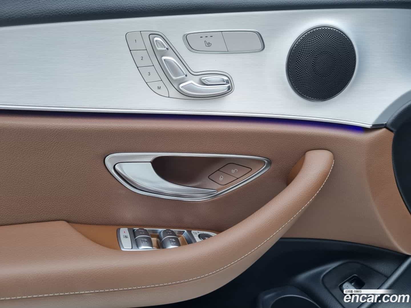 E-Class Mercedes-Benz 2021.6-OPTION-018