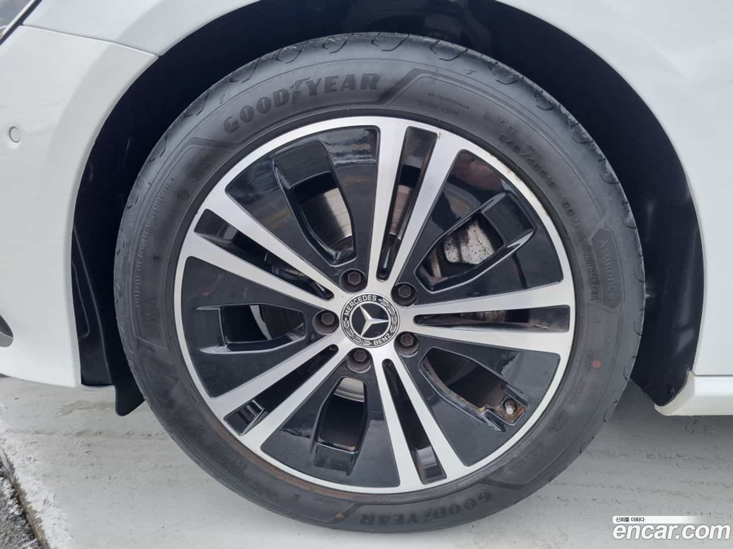 E-Class Mercedes-Benz 2021.6-OPTION-023