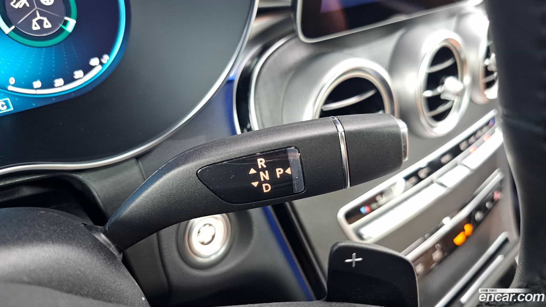 GLC-Class Mercedes-Benz 2023.3-INNER-009