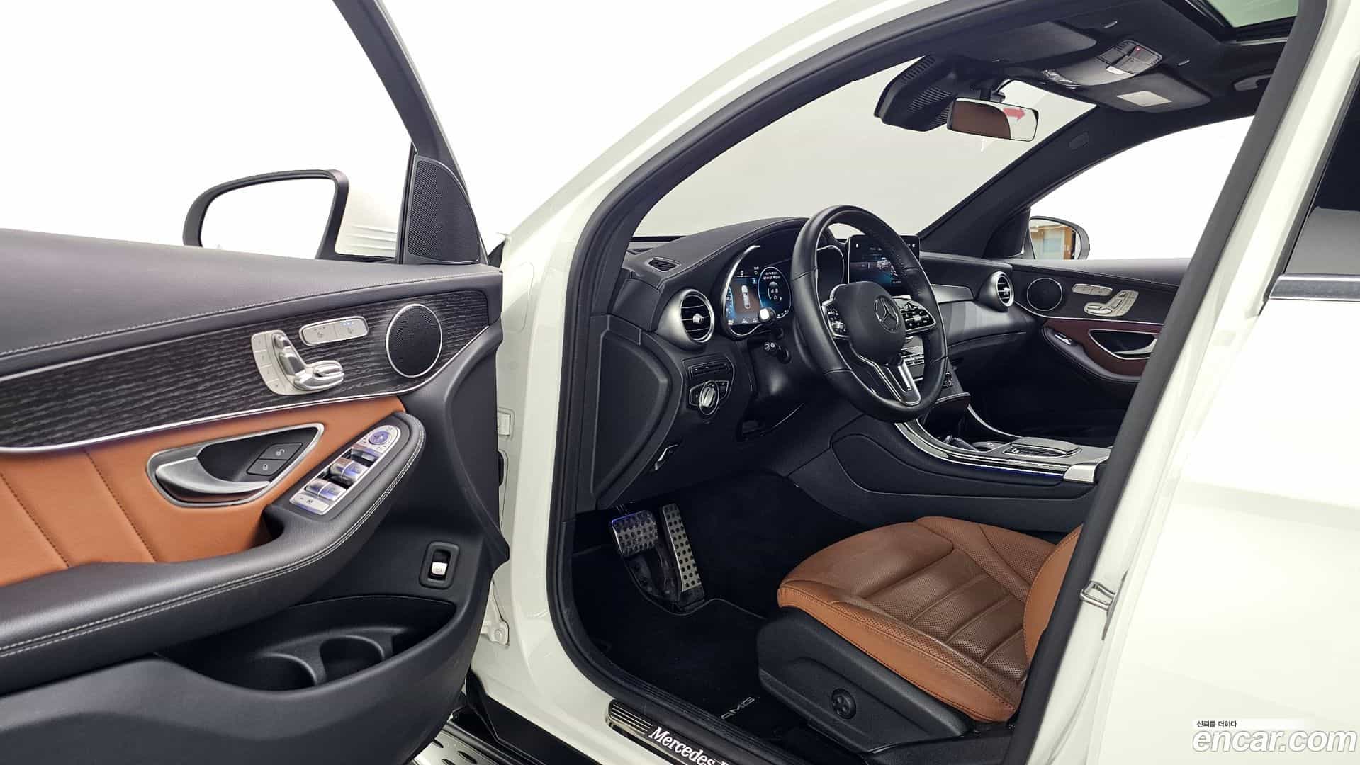 GLC-Class Mercedes-Benz 2023.3-INNER-010