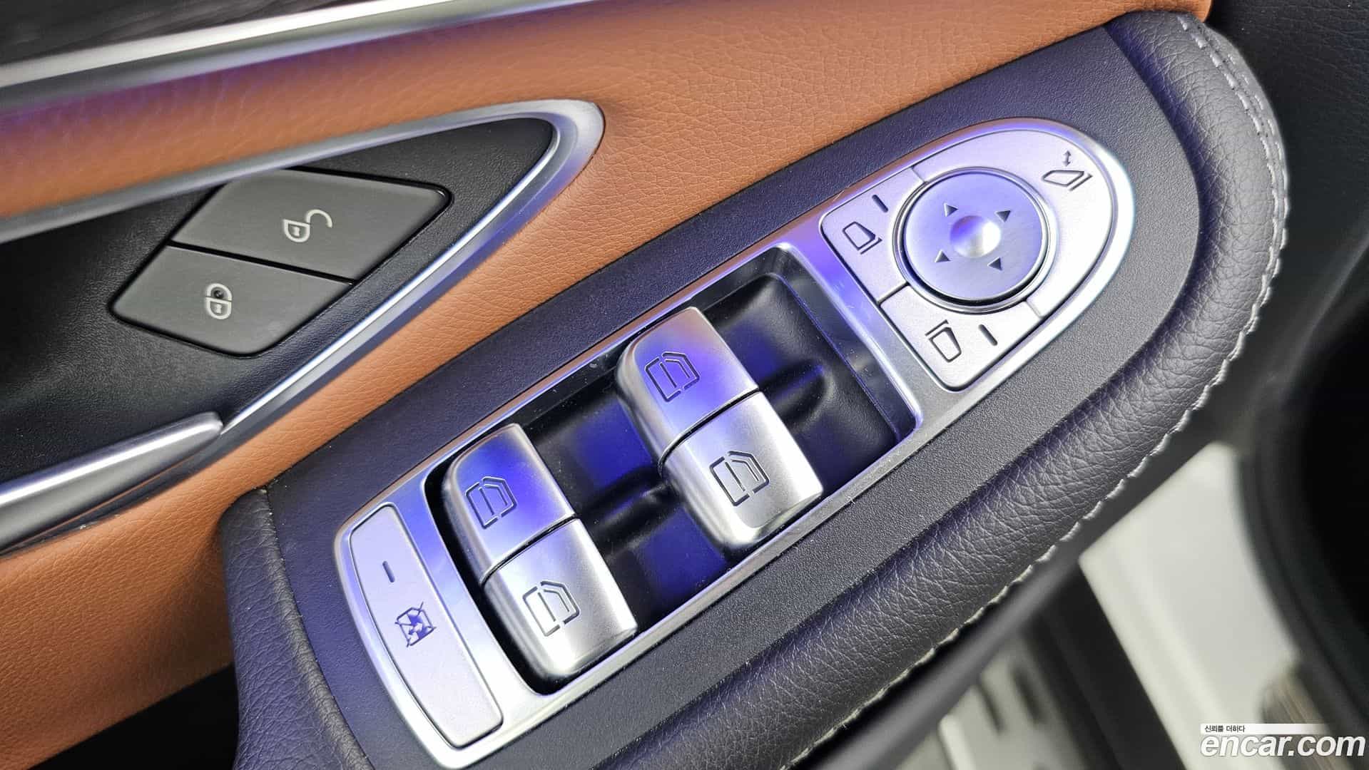 GLC-Class Mercedes-Benz 2023.3-OPTION-044