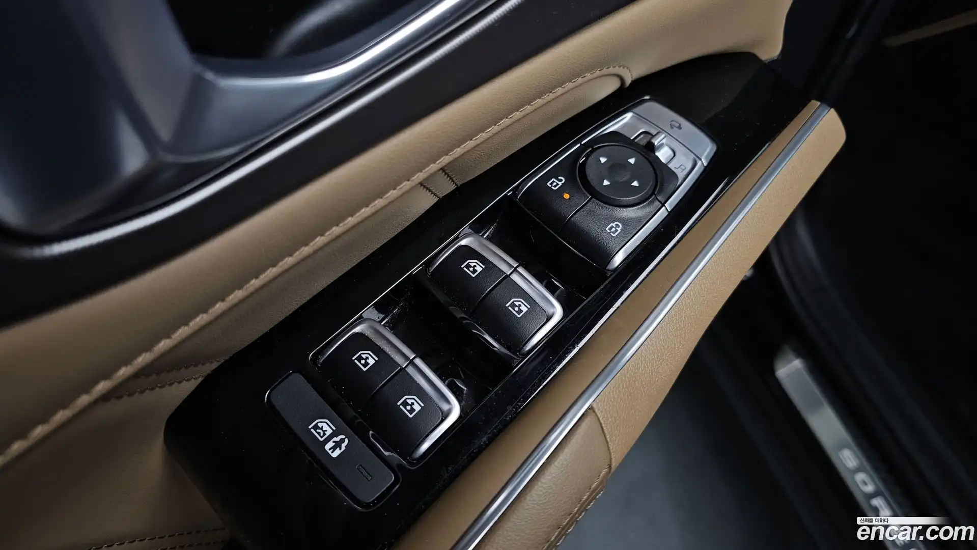 Sorento Kia 2023.8-OPTION-024