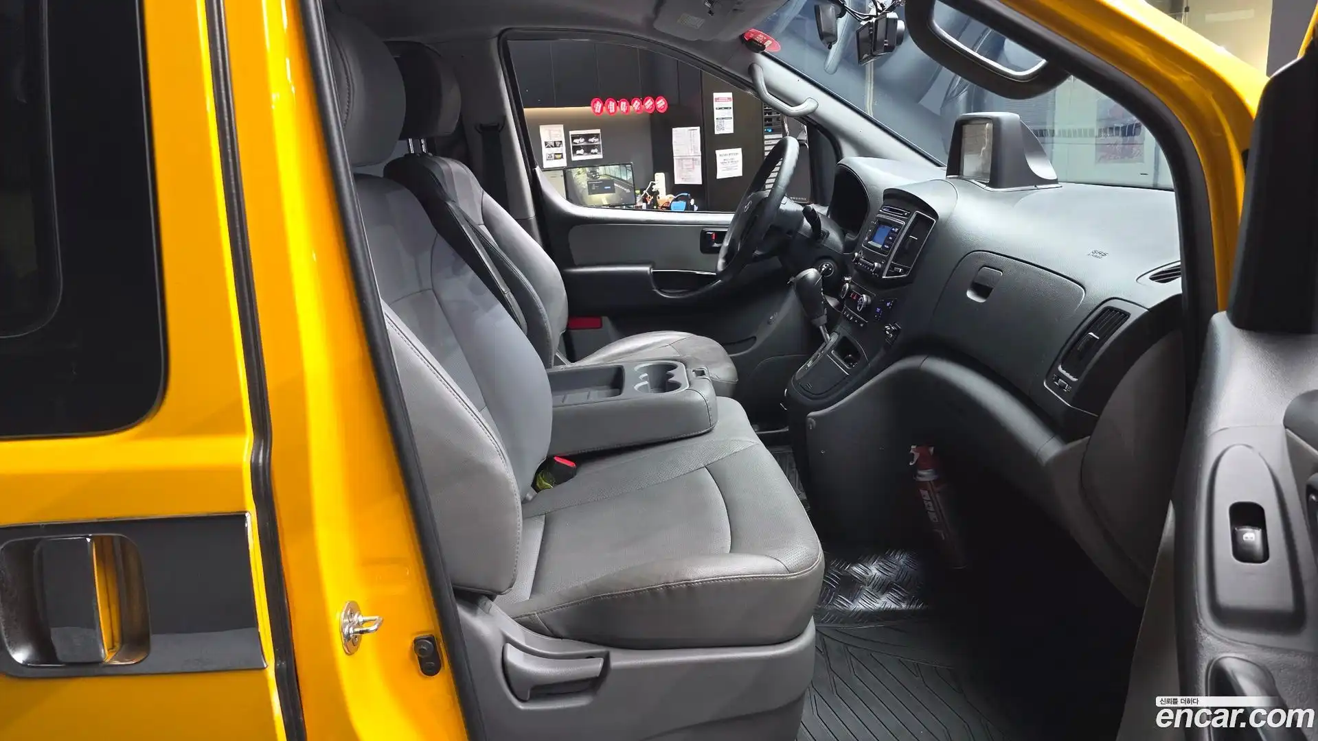 Starex Hyundai 2018.6-OPTION-015
