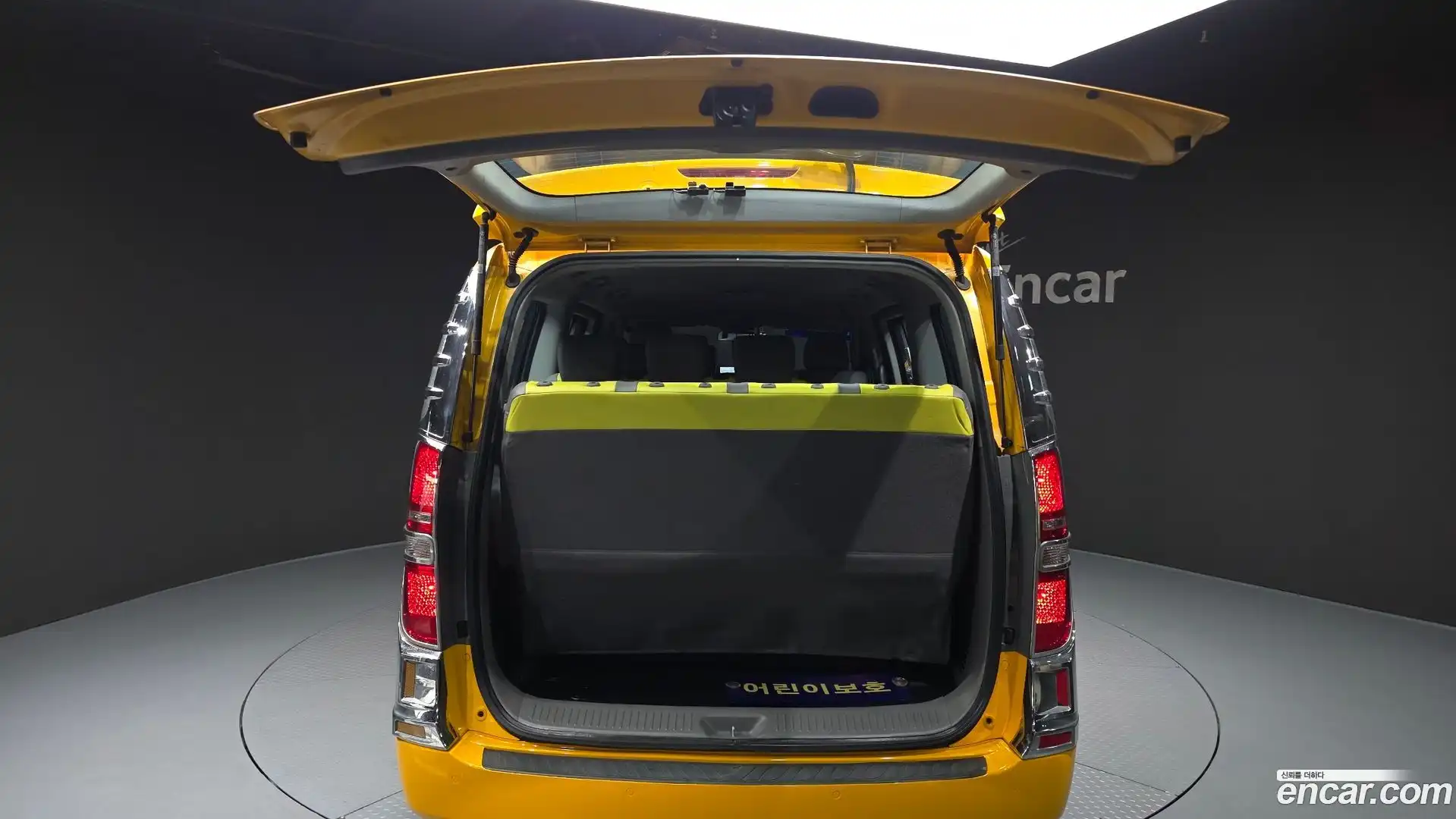 Starex Hyundai 2018.6-OPTION-024