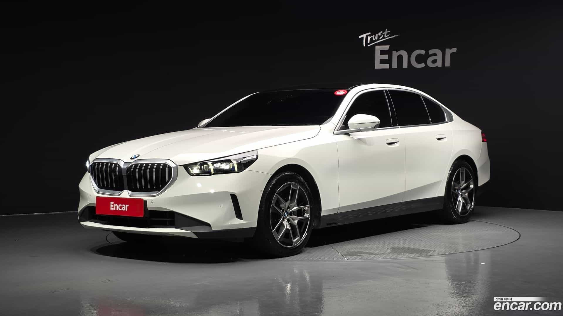 5-Series BMW 2023.8-OUTER-001