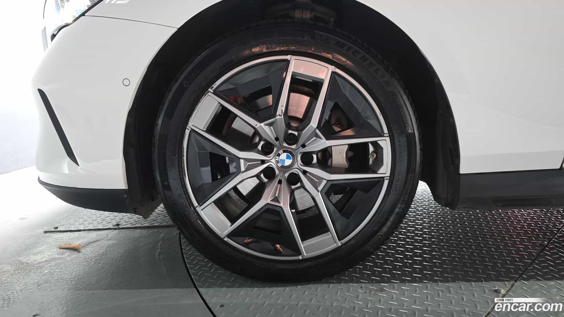 5-Series BMW 2023.8-OUTER-005