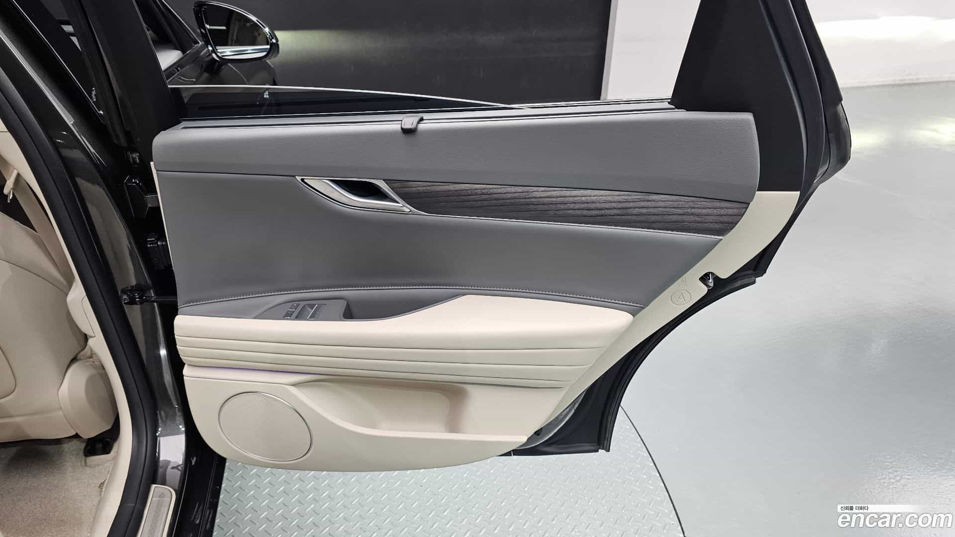 G80 Genesis 2024.6-INNER-035