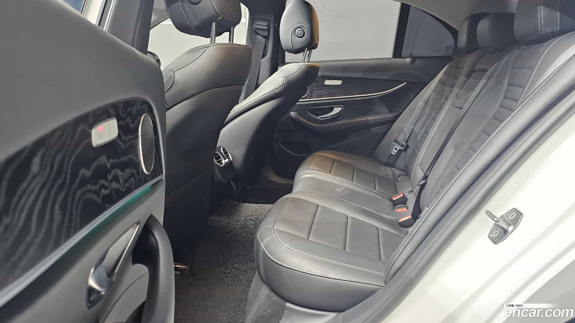 E-Class Mercedes-Benz 2018.2-OPTION-016