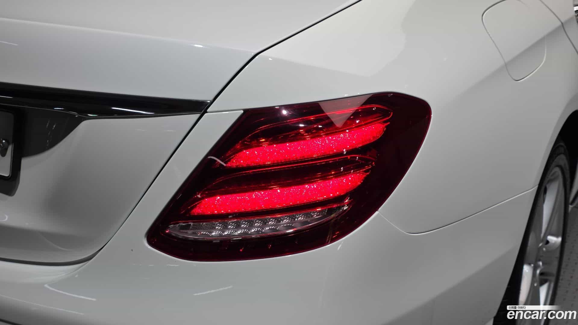 E-Class Mercedes-Benz 2018.2-OUTER-033