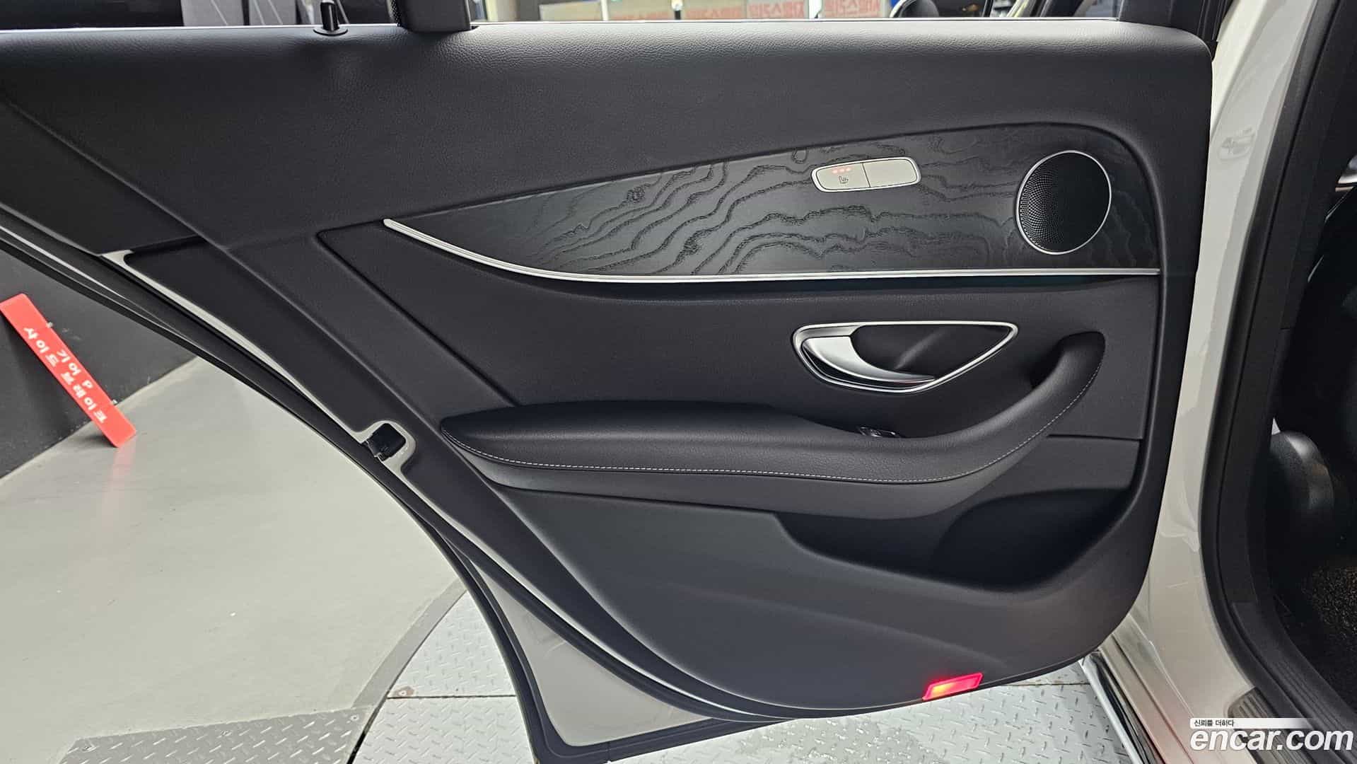 E-Class Mercedes-Benz 2018.2-INNER-035