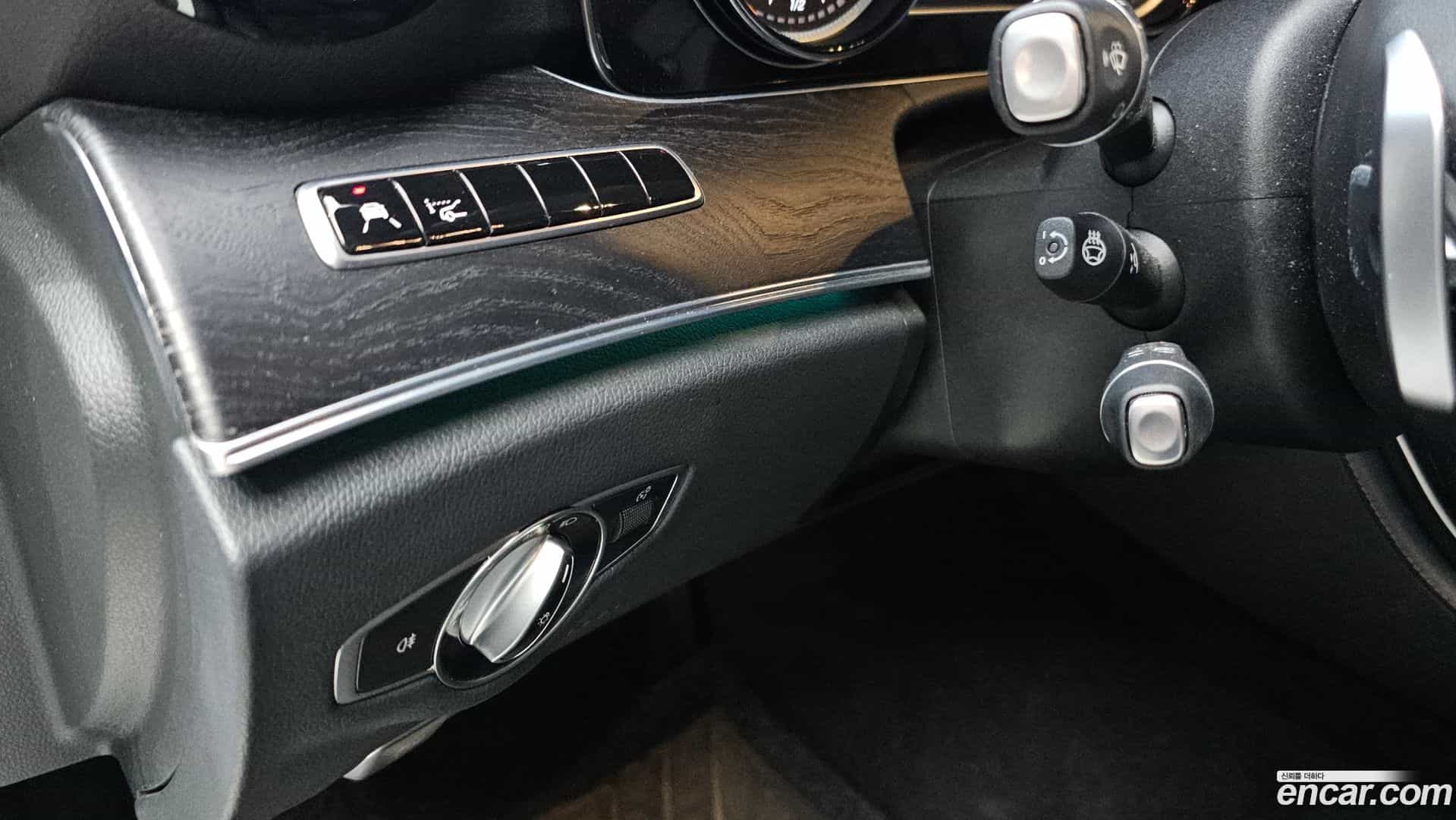 E-Class Mercedes-Benz 2018.2-OPTION-040