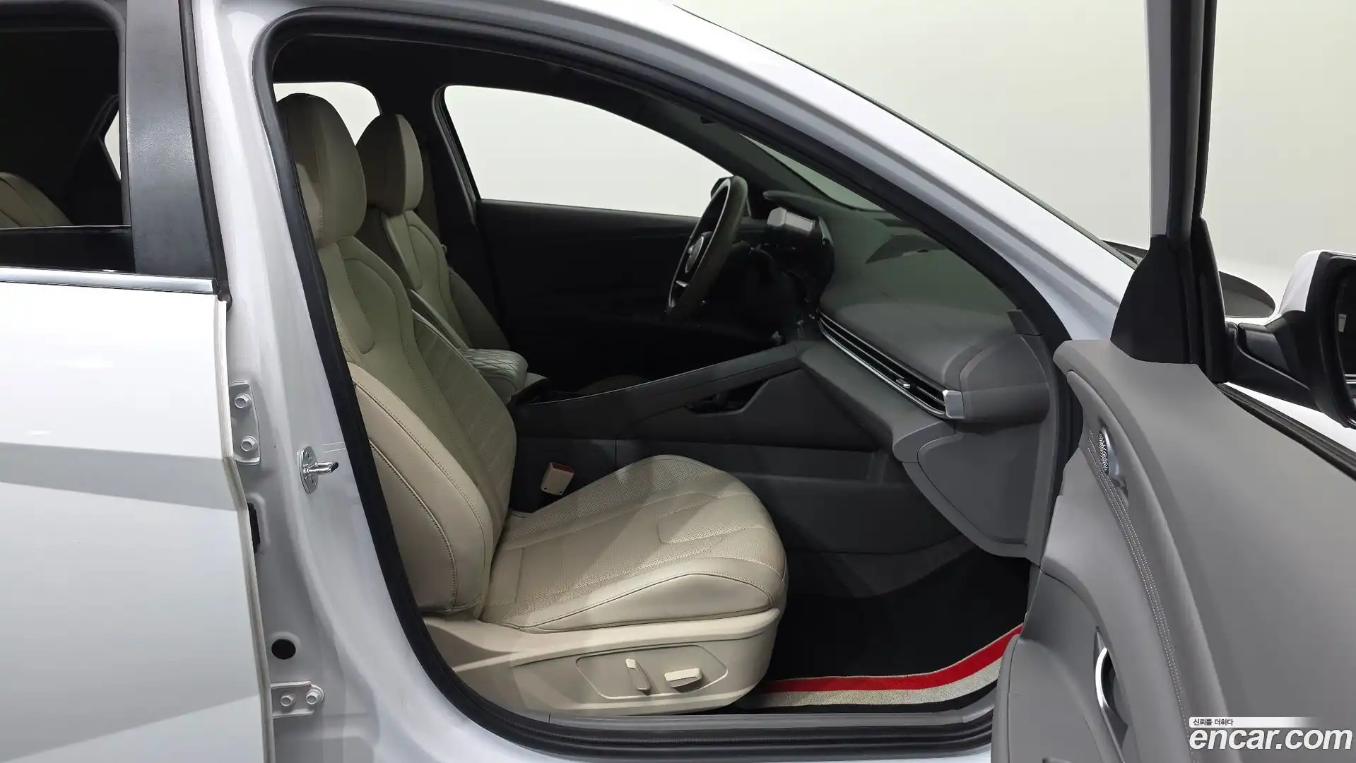 AVANTE Hyundai 2023.5-OPTION-015