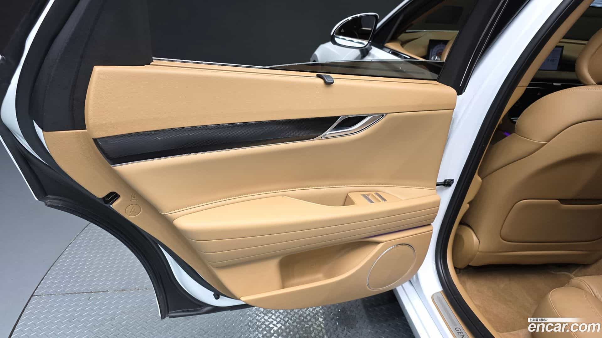 G80 Genesis 2024.1-INNER-035