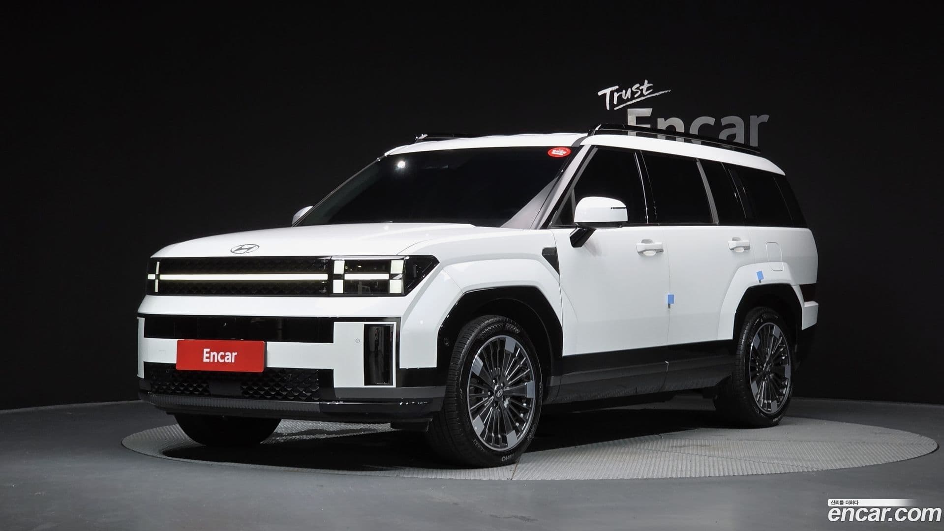 Main__Slider__Photo:Santafe Hyundai 2023.9-0