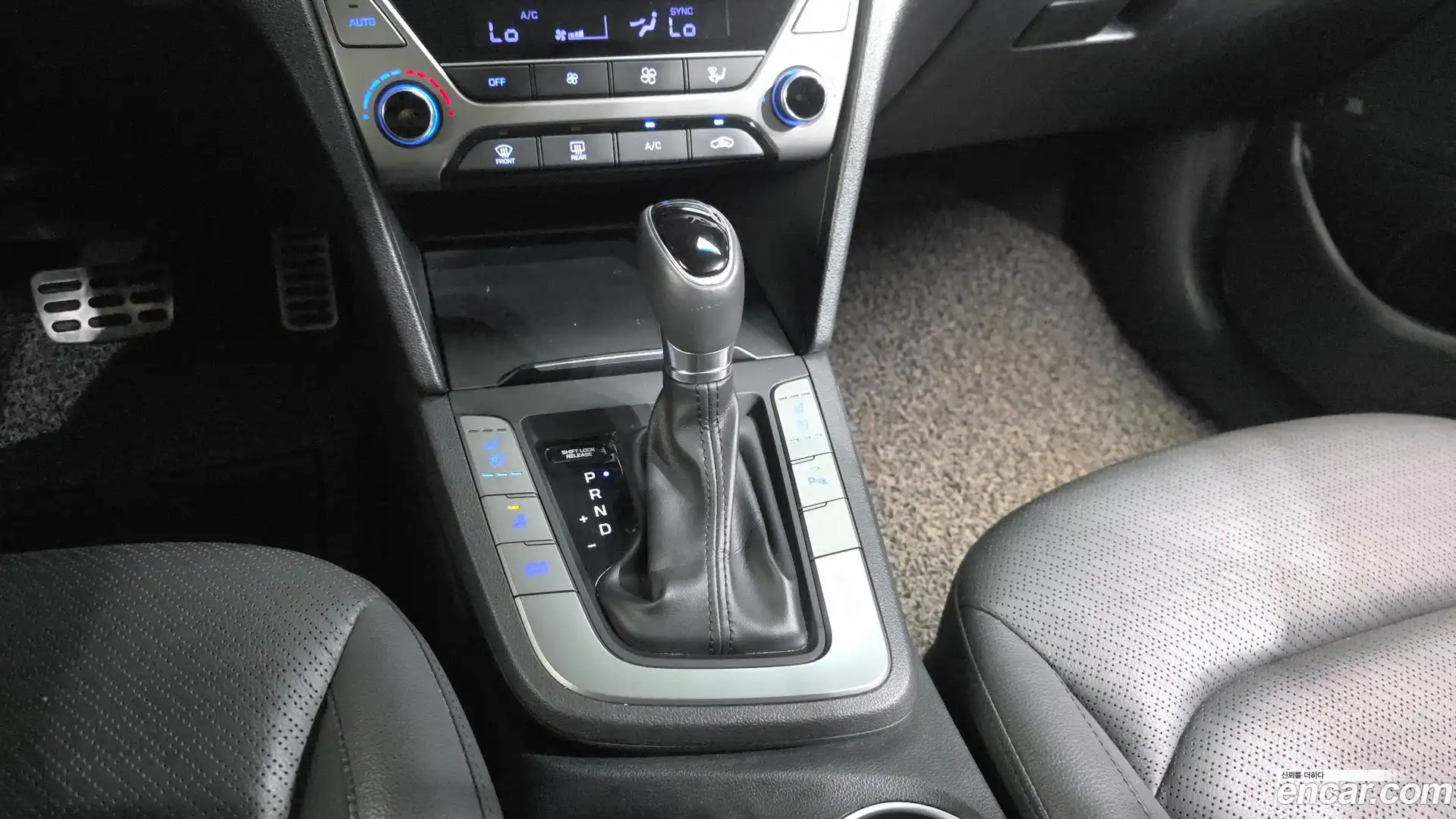 AVANTE Hyundai 2017.0-INNER-009