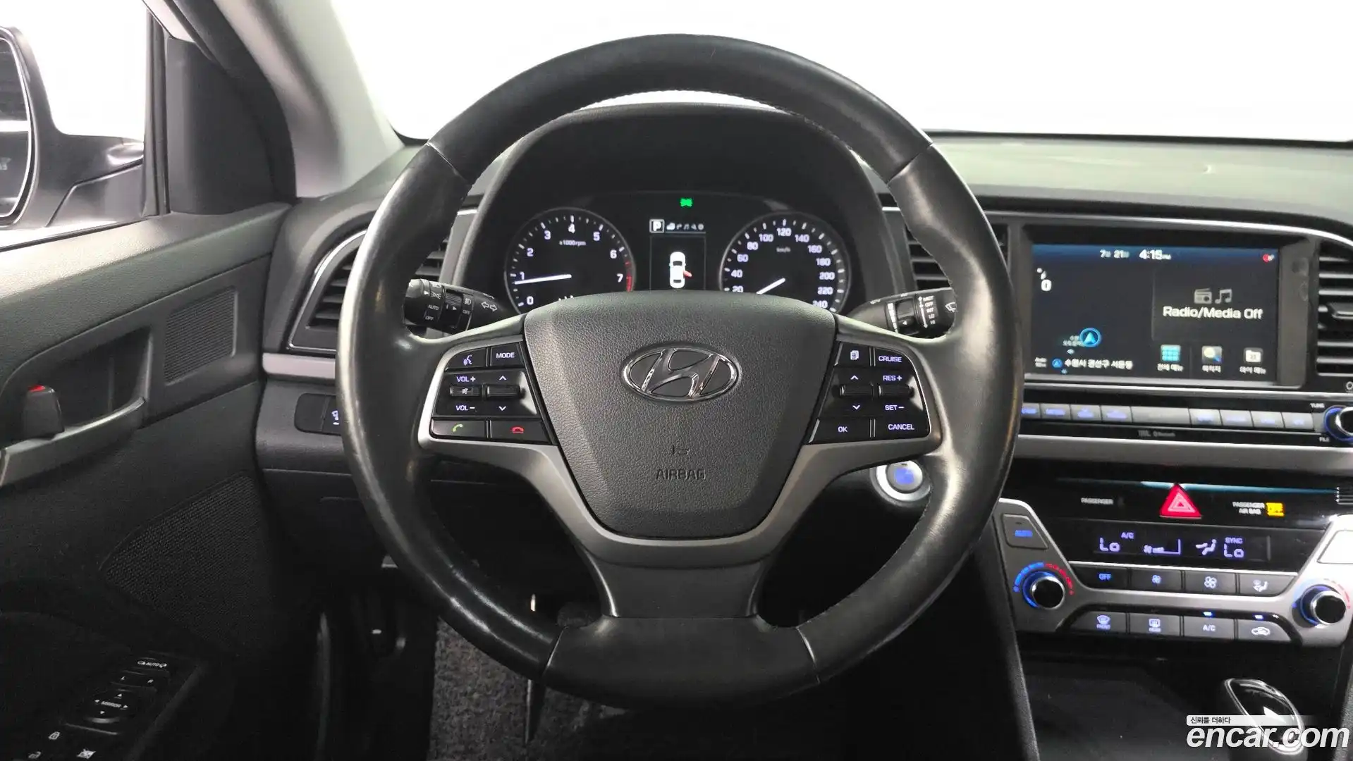 AVANTE Hyundai 2017.0-OPTION-017