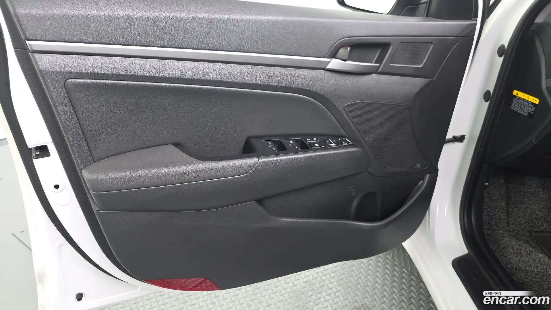 AVANTE Hyundai 2017.0-INNER-034