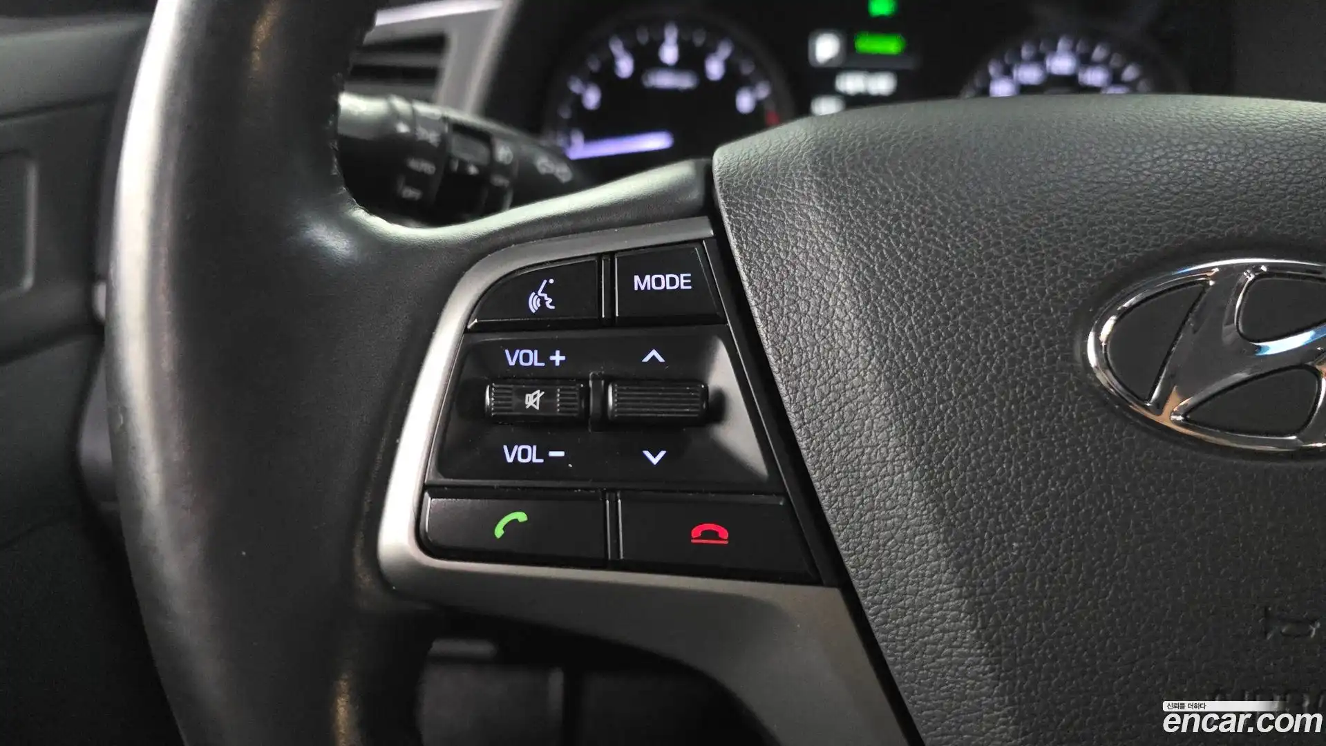 AVANTE Hyundai 2017.0-OPTION-044