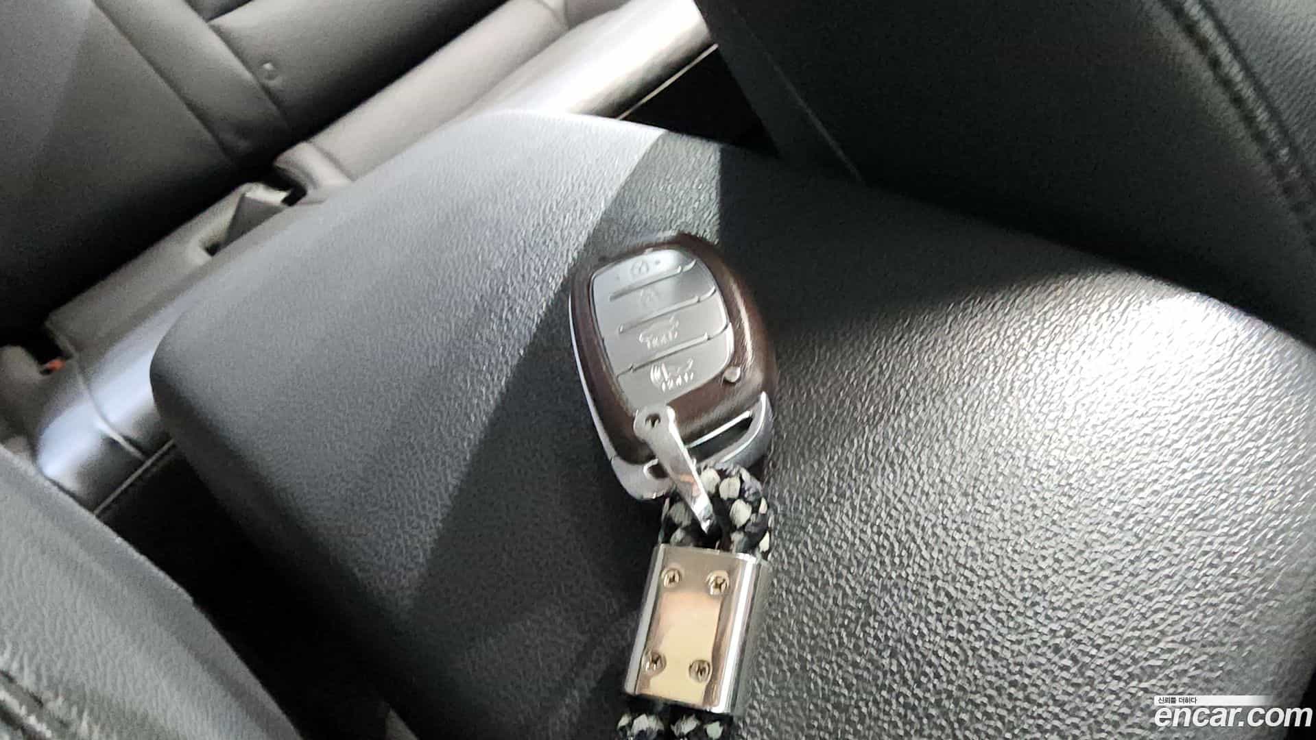 AVANTE Hyundai 2019.7-OPTION-019