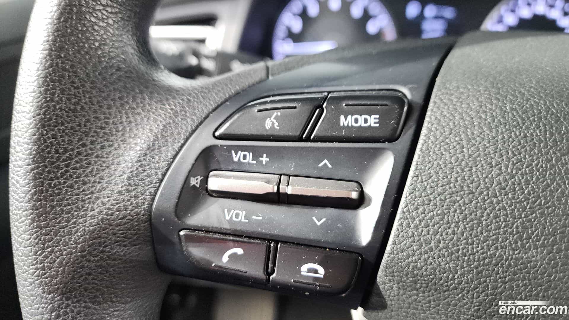 AVANTE Hyundai 2019.7-OPTION-021