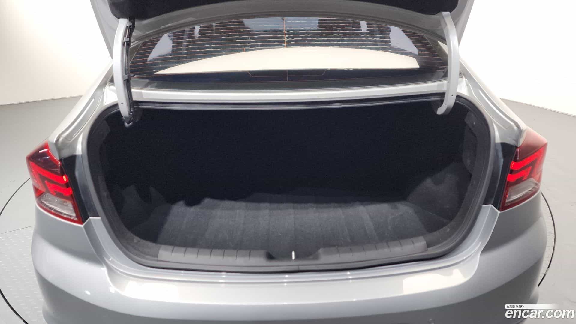 AVANTE Hyundai 2019.7-OPTION-022