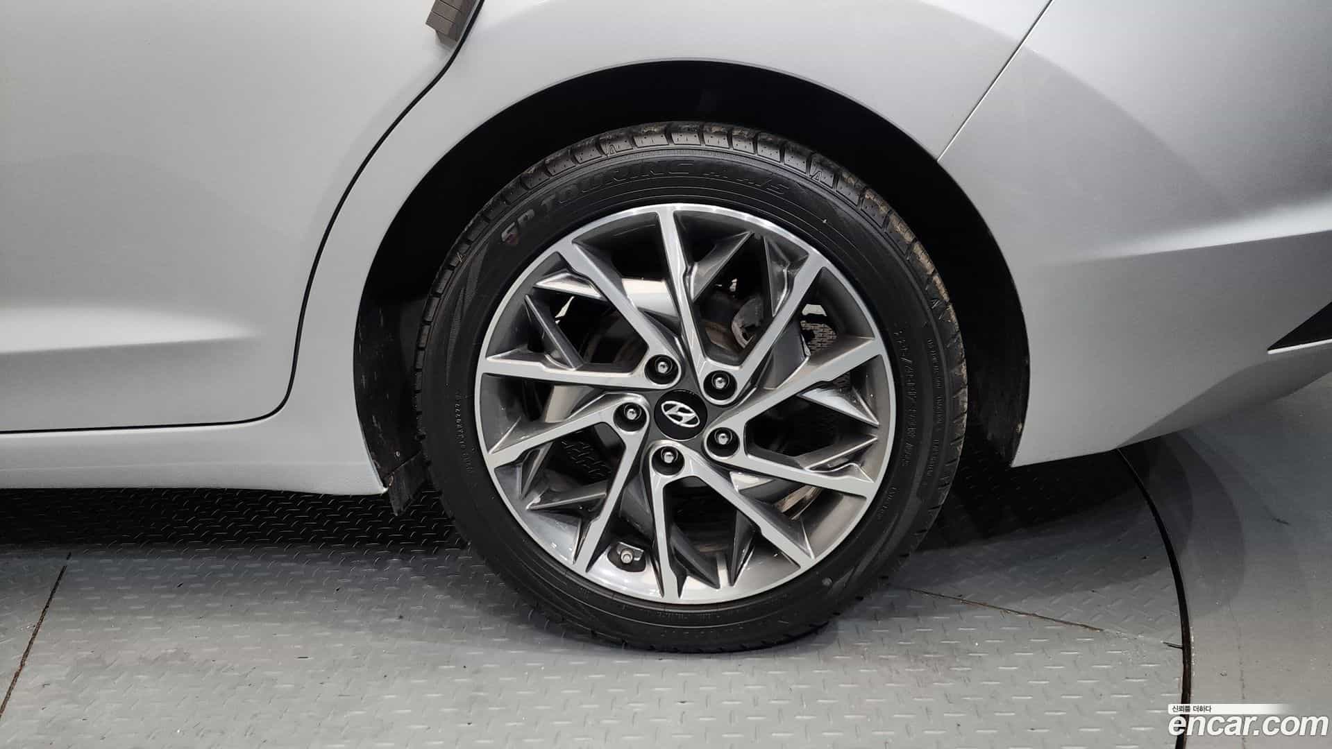 AVANTE Hyundai 2019.7-OUTER-031