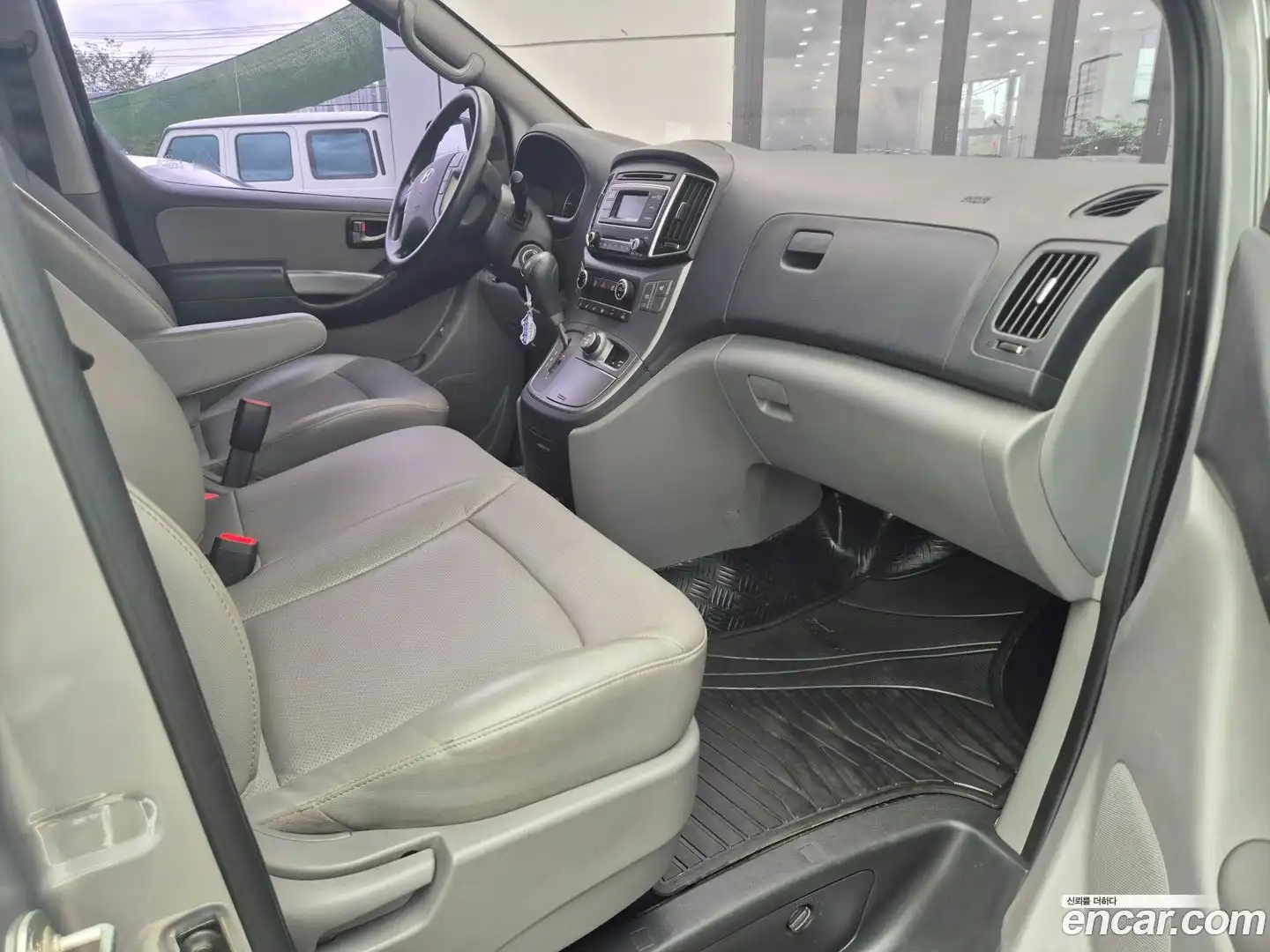 Starex Hyundai 2017.8-OPTION-016