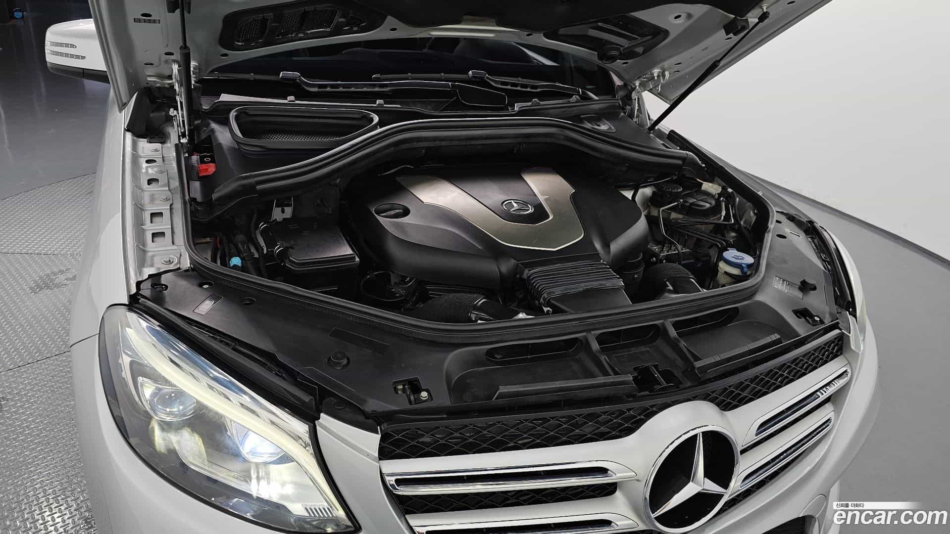 GLE-Class Mercedes-Benz 2016.7-OUTER-006