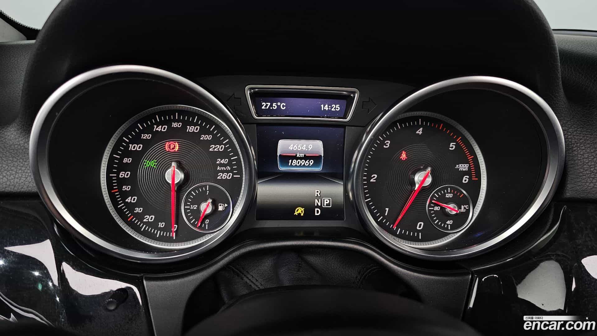 GLE-Class Mercedes-Benz 2016.7-INNER-008