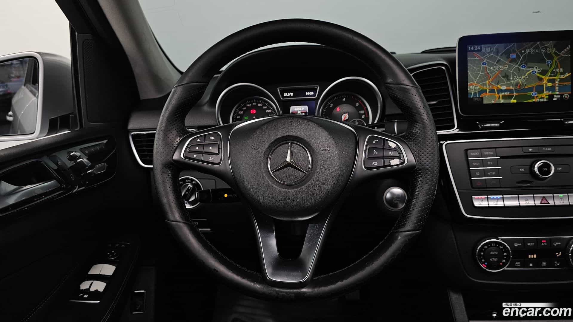 GLE-Class Mercedes-Benz 2016.7-OPTION-016