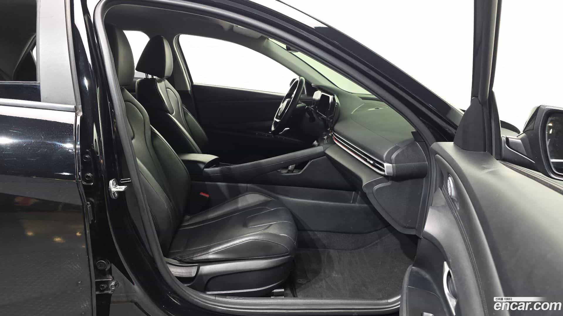 AVANTE Hyundai 2023.5-OPTION-015