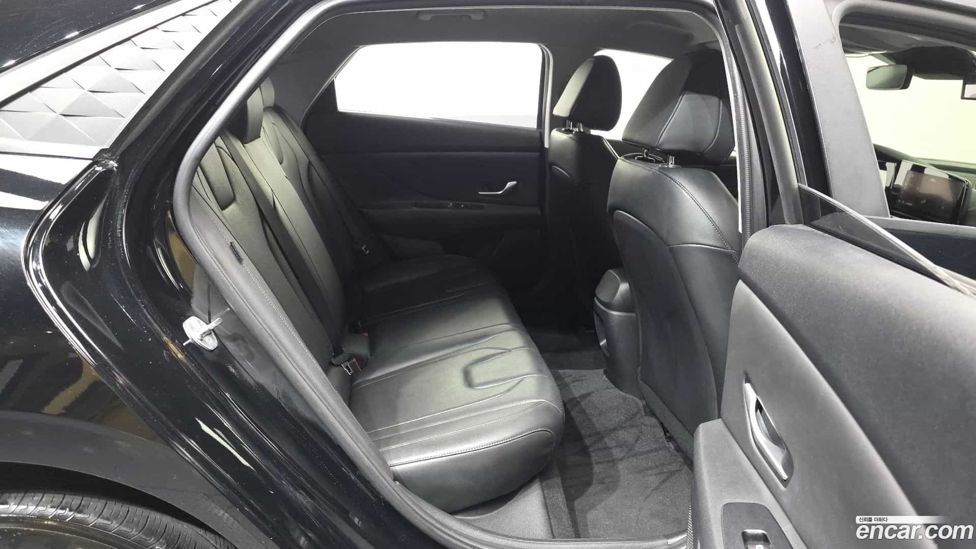 AVANTE Hyundai 2023.5-OPTION-016