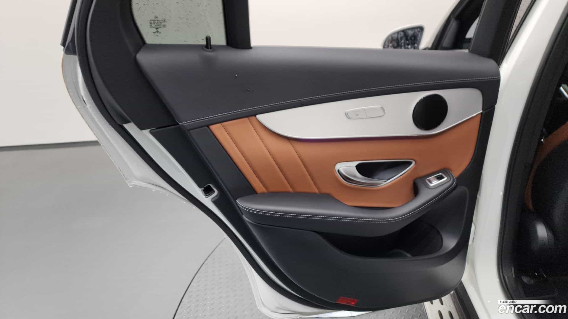 GLC-Class Mercedes-Benz 2023.3-INNER-035