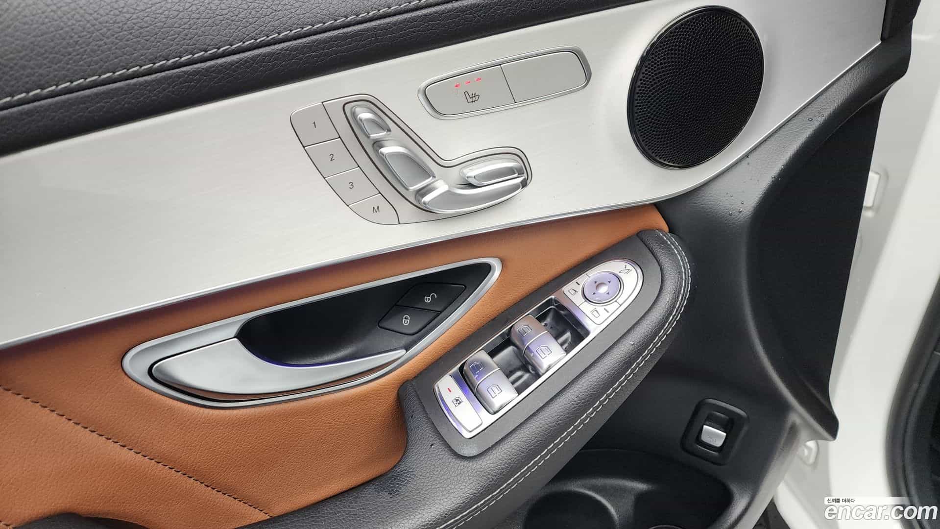 GLC-Class Mercedes-Benz 2023.3-OPTION-048