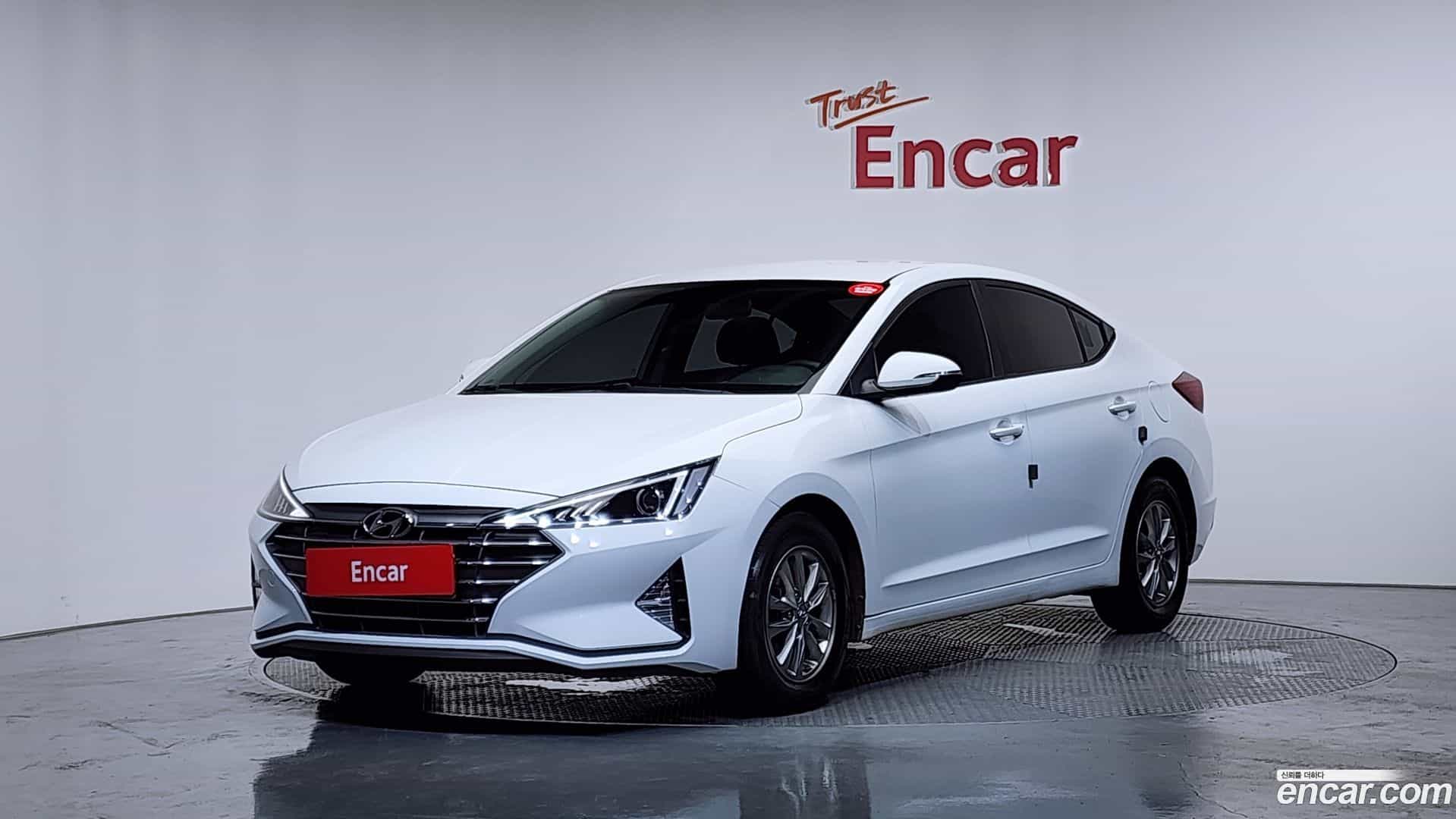 AVANTE Hyundai 2019.6-OUTER-001