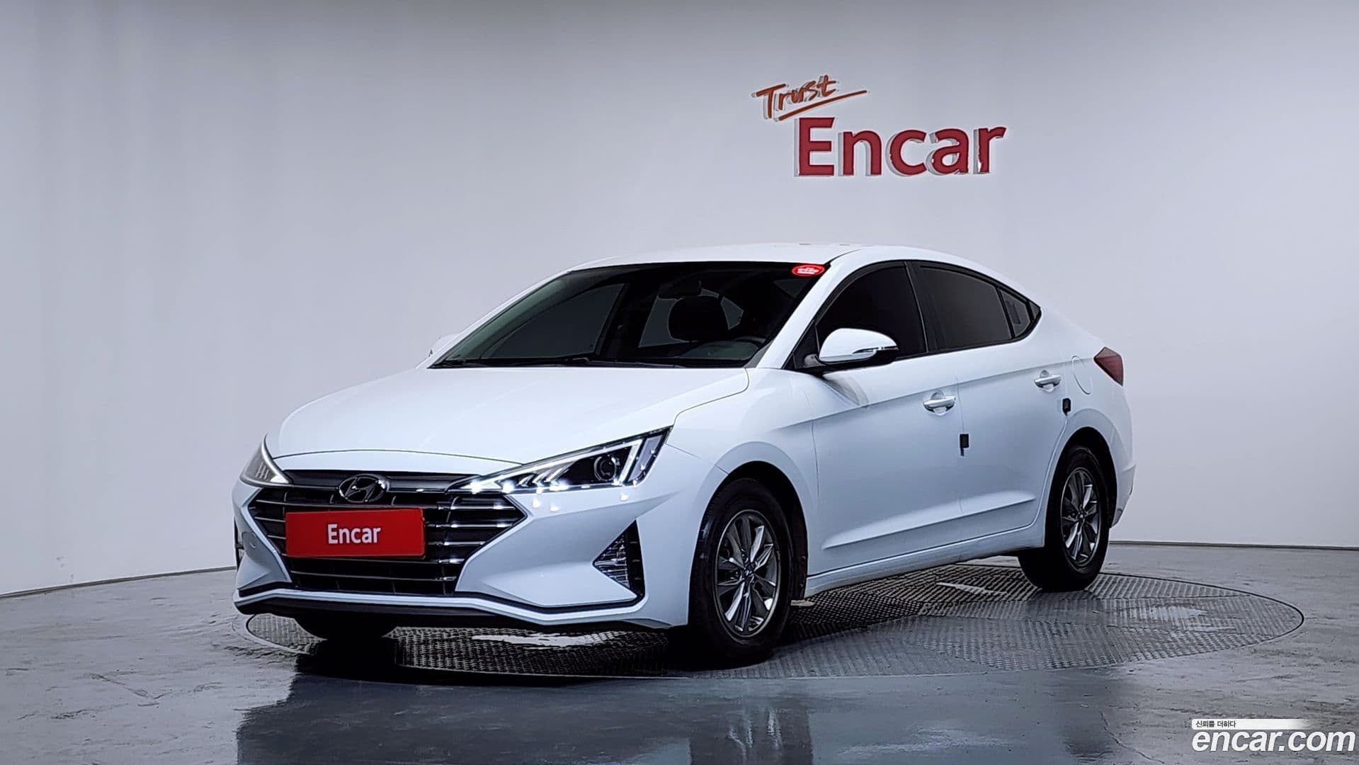 Main__Slider__Photo:AVANTE Hyundai 2019.6-0