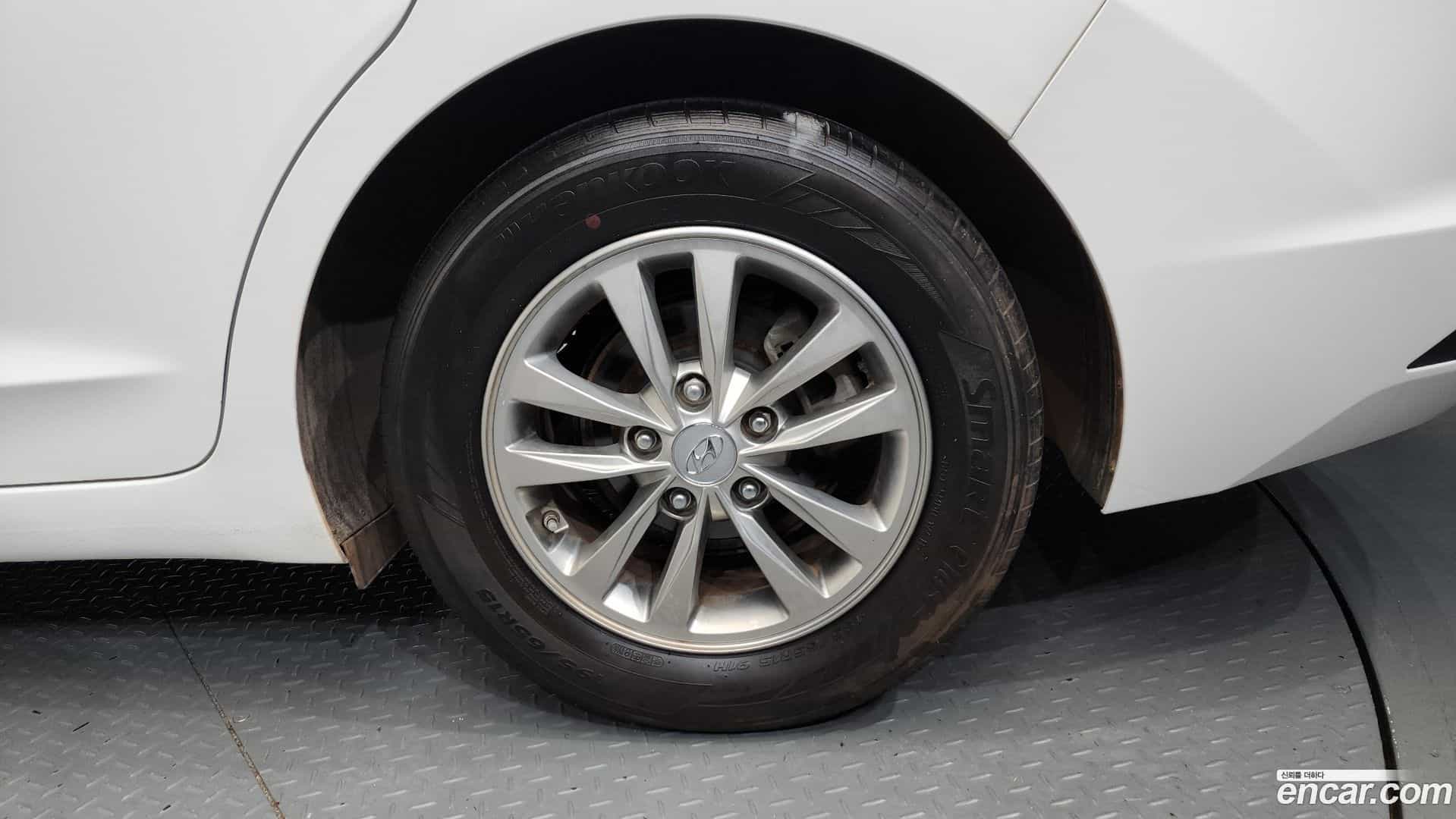 AVANTE Hyundai 2019.6-OUTER-031