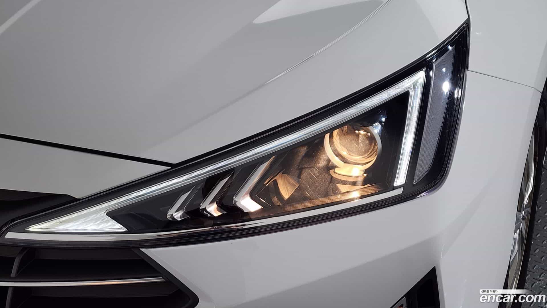 AVANTE Hyundai 2019.6-OUTER-032