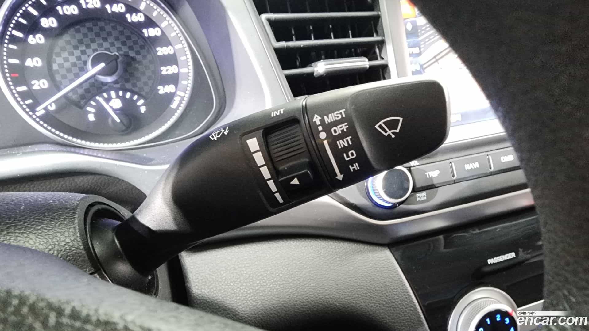AVANTE Hyundai 2019.6-OPTION-041