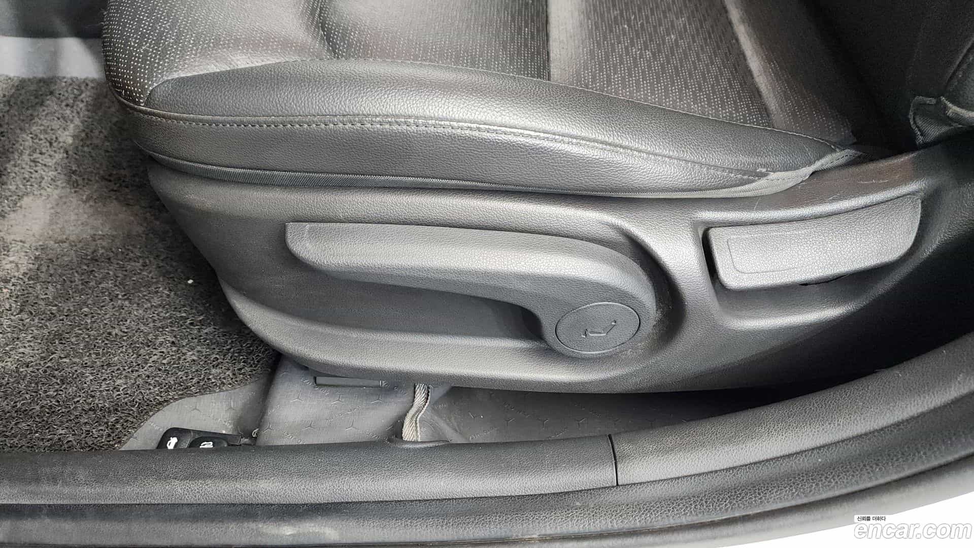 AVANTE Hyundai 2019.6-OPTION-044