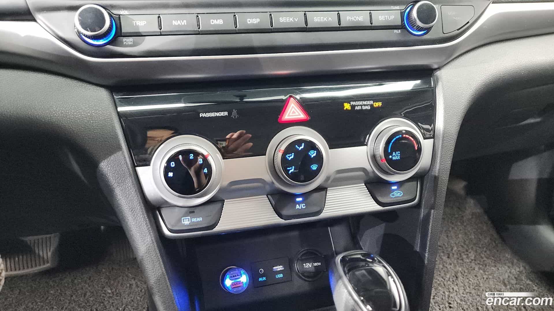 AVANTE Hyundai 2019.6-OPTION-045