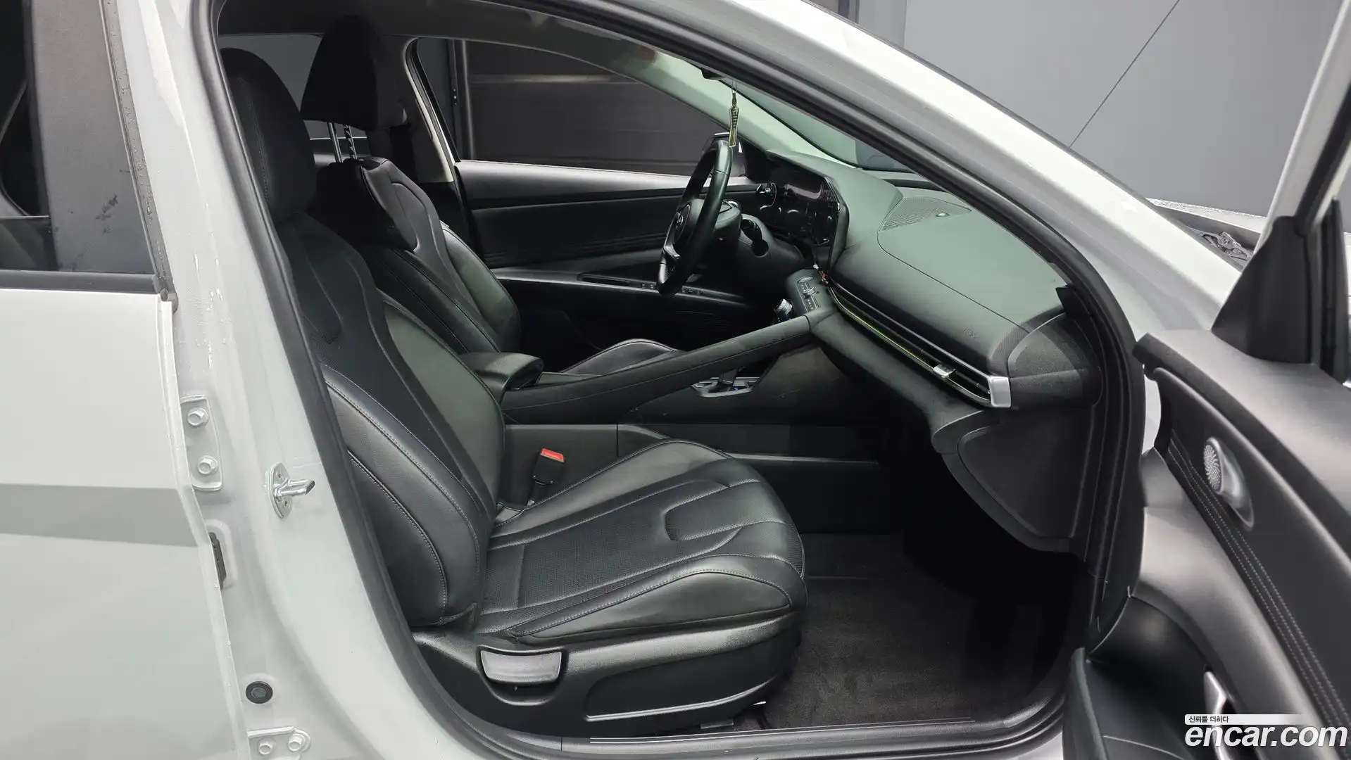 AVANTE Hyundai 2021.3-OPTION-015