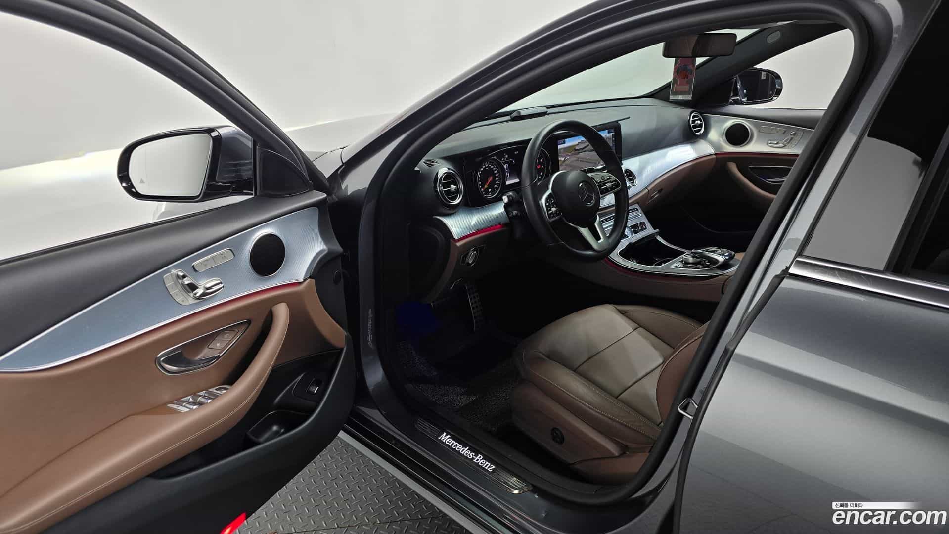 E-Class Mercedes-Benz 2020.5-INNER-010